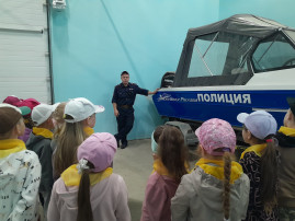 Лагерь с дневным пребыванием " Солнечный городок" Экскурсия в полицию. Лагерь с дневным пребыванием " Солнечный городок" Экскурсия в полицию.